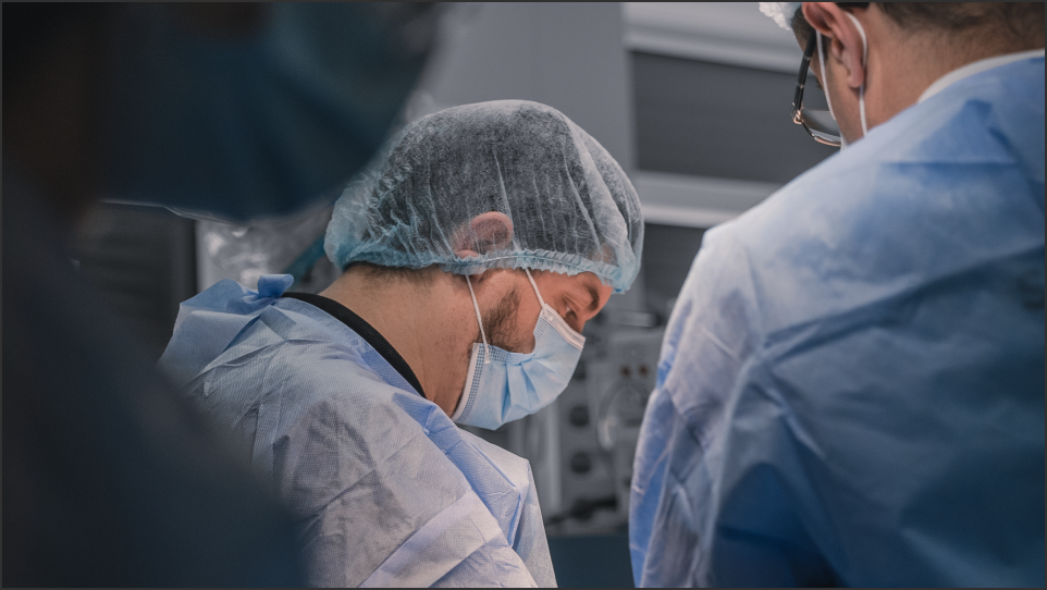 Сучасний медичний центр Shkiryak Clinic у Києві та Ужгороді — лікування нейрохірургічних та онкологічних захворювань